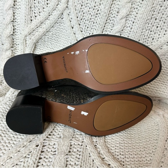 Vionic Kamryn Boa Leather Ankle Boot Size 7.5 - Picture 7 of 7